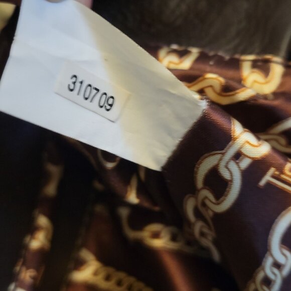 Tignanello Womens Patchwork Leather Handbag With Dual Buckle Straps & Metal Logo - Picture 5 of 9